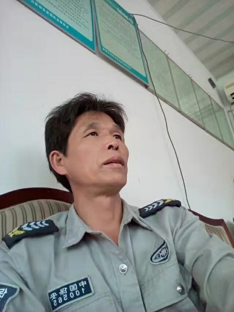 卧窗听雨的第一张照片--岳阳闪婚服务中心