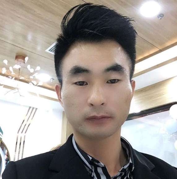 情系半生的第一张照片--岳阳闪婚服务中心