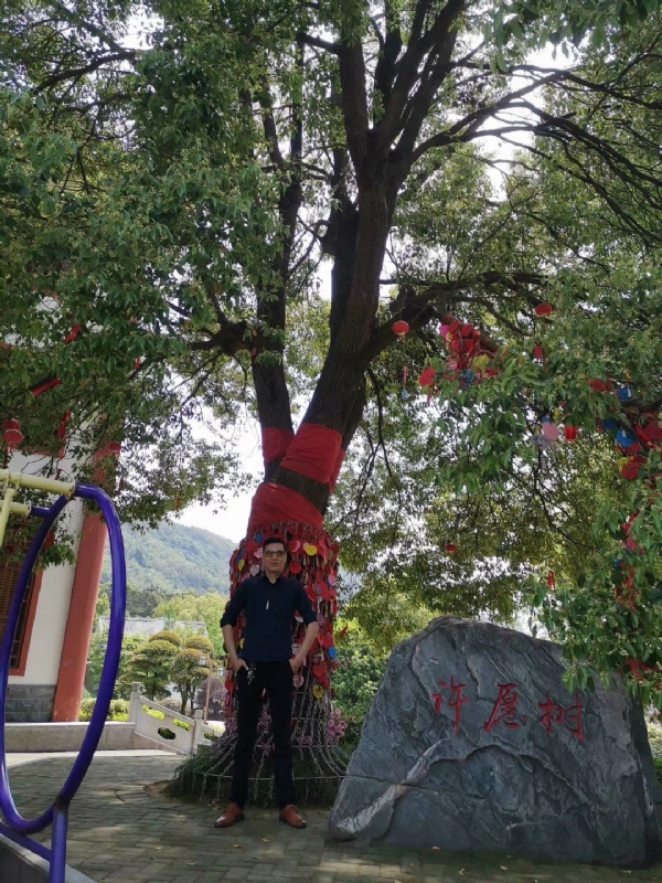 霸气的第一张照片--岳阳闪婚服务中心
